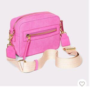 NWT Universal Thread Camera Crossbody Bag